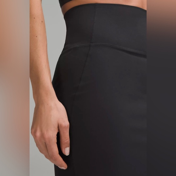 NWT LULULEMON SLIM FIT HIGH-RISE SKIRT, size 2 - Picture 4 of 4